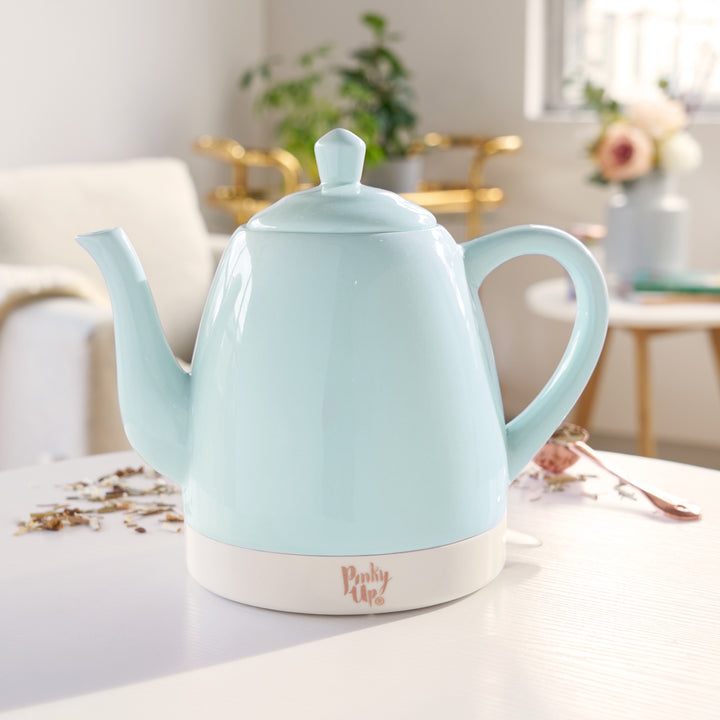 CONTROLLED POURING FOR EASY HOSTING - With a long gooseneck-style spout, this cord-free kettle makes pouring hot water safely--the perfect electric water boiler for hosting. Use the hot water boiler for tea, coffee, pasta, instant soups and more.