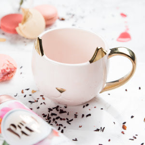 EASY TO SIP FROM – The large, ergonomic handle allows you to manage piping-hot drinks with ease. The curved rim of the cat cup is the perfect shape and diameter for sipping your favorite hot beverage, and the bottom hides a secret message!