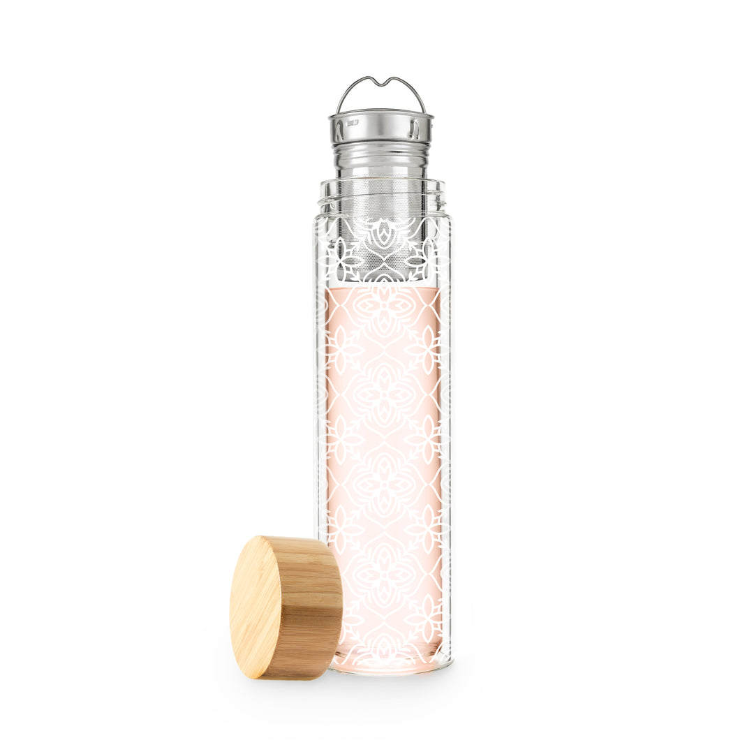 HIGH-QUALITY BOROSILICATE GLASS CONSTRUCTION - The double-walled glass shows off your loose leaf tea in all of its colorful glory, making this a stylish tea accessory. A bamboo lid and stainless steel detachable infuser complete this useful mug.