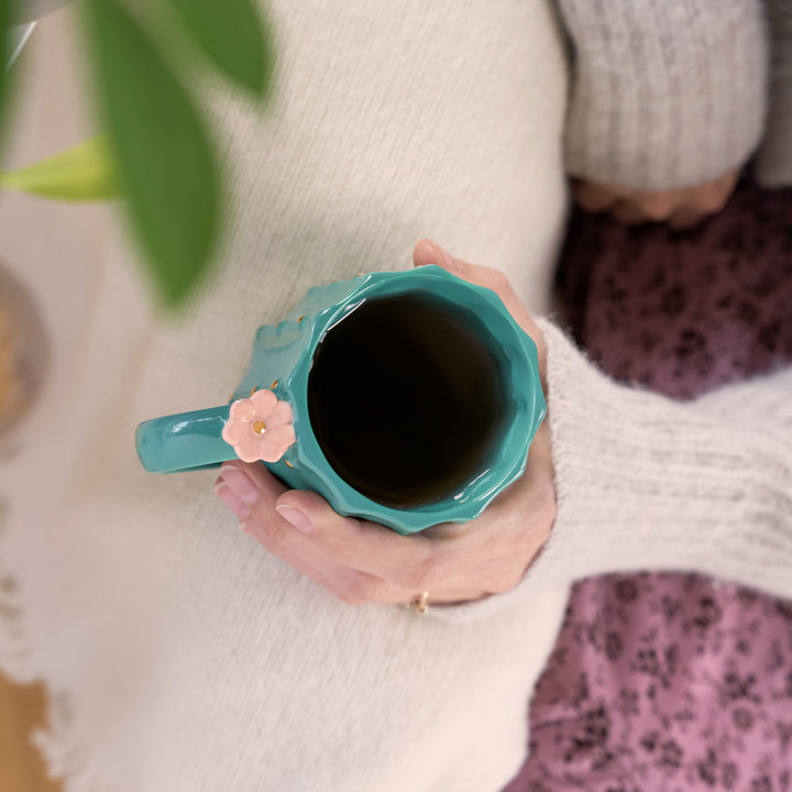 PERFECT GIFT FOR PLANT LOVERS - Succulents are always in! This sweet cactus mug is ideal for anyone who loves cute plant gifts. Provide a lifetime of smiles with an easy gift idea for plant moms or anyone who likes collecting fun mugs.