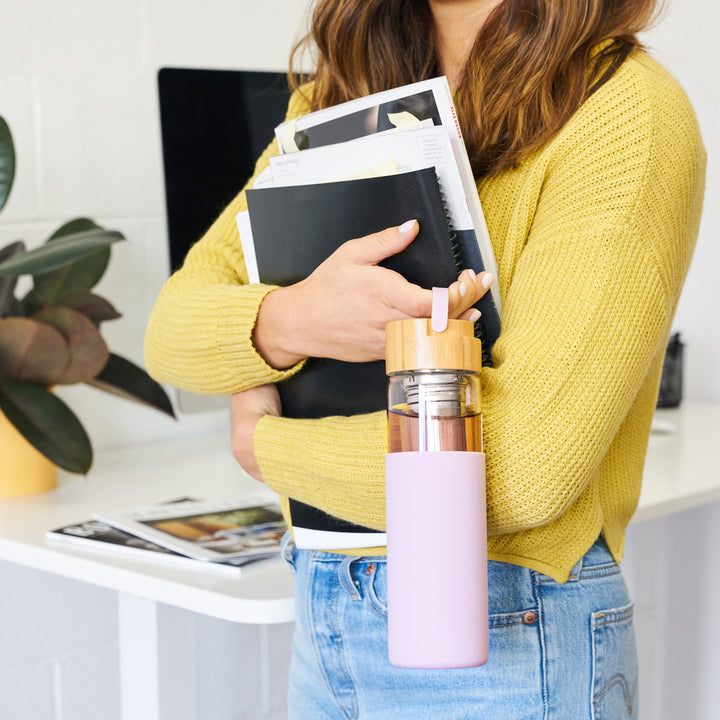 HIGH-QUALITY BOROSILICATE GLASS CONSTRUCTION - The tinted glass shows off your tea and matches the silicone grip, making this a stylish tea accessory. A bamboo lid and stainless steel detachable infuser complete this useful bottle.