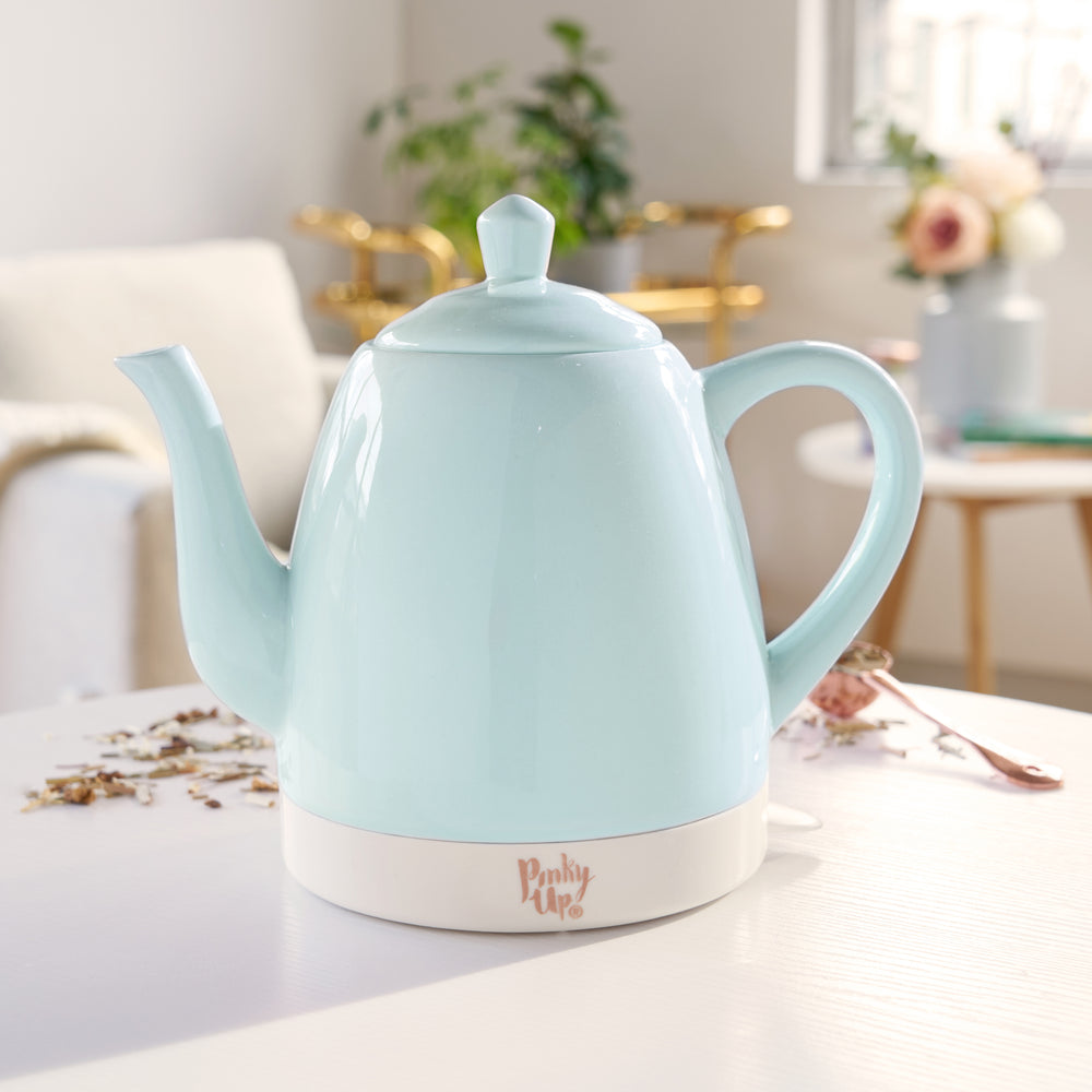 CONTROLLED POURING FOR EASY HOSTING - With a long gooseneck-style spout, this cord-free kettle makes pouring hot water safely--the perfect electric water boiler for hosting. Use the hot water boiler for tea, coffee, pasta, instant soups and more.