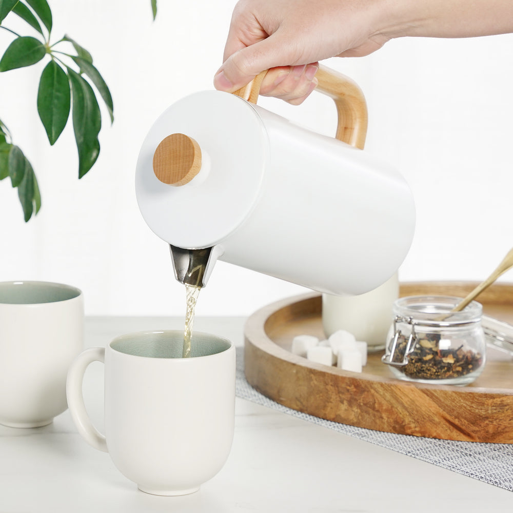 DOUBLE-WALLED STAINLESS STEEL PRESS - Sturdy construction meets aesthetics in this tea and coffee french press. Double-walled stainless steel keeps your beverage hot, while the warm beech wood handle adds some style to your morning routine.
