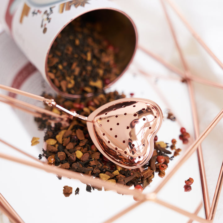SNAP STYLE STRAINER WITH HANDLE - Brew your tea perfectly to your liking. The tea infuser has a snap style handle with a heart shaped strainer on the end so you can stir in your milk or sugar and remove the tea when it’s just right.