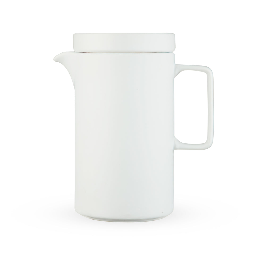 LOOSE LEAF LIFE MADE EASY - This trendy loose leaf tea brewer makes straining your tea a breeze. This ceramic kitchen accessory brews up loose leaf tea in just minutes— simply steep and pour for an easy, modern tea party for you and a friend.
