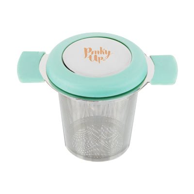 EASY TEA STRAINER FOR LOOSE LEAF TEA - Designed to sit easily in most standard mugs, this universal stainless steel tea infuser with a lid makes steeping a flavorful cup of tea a breeze. Two wings keep it perched on the rim while you brew.